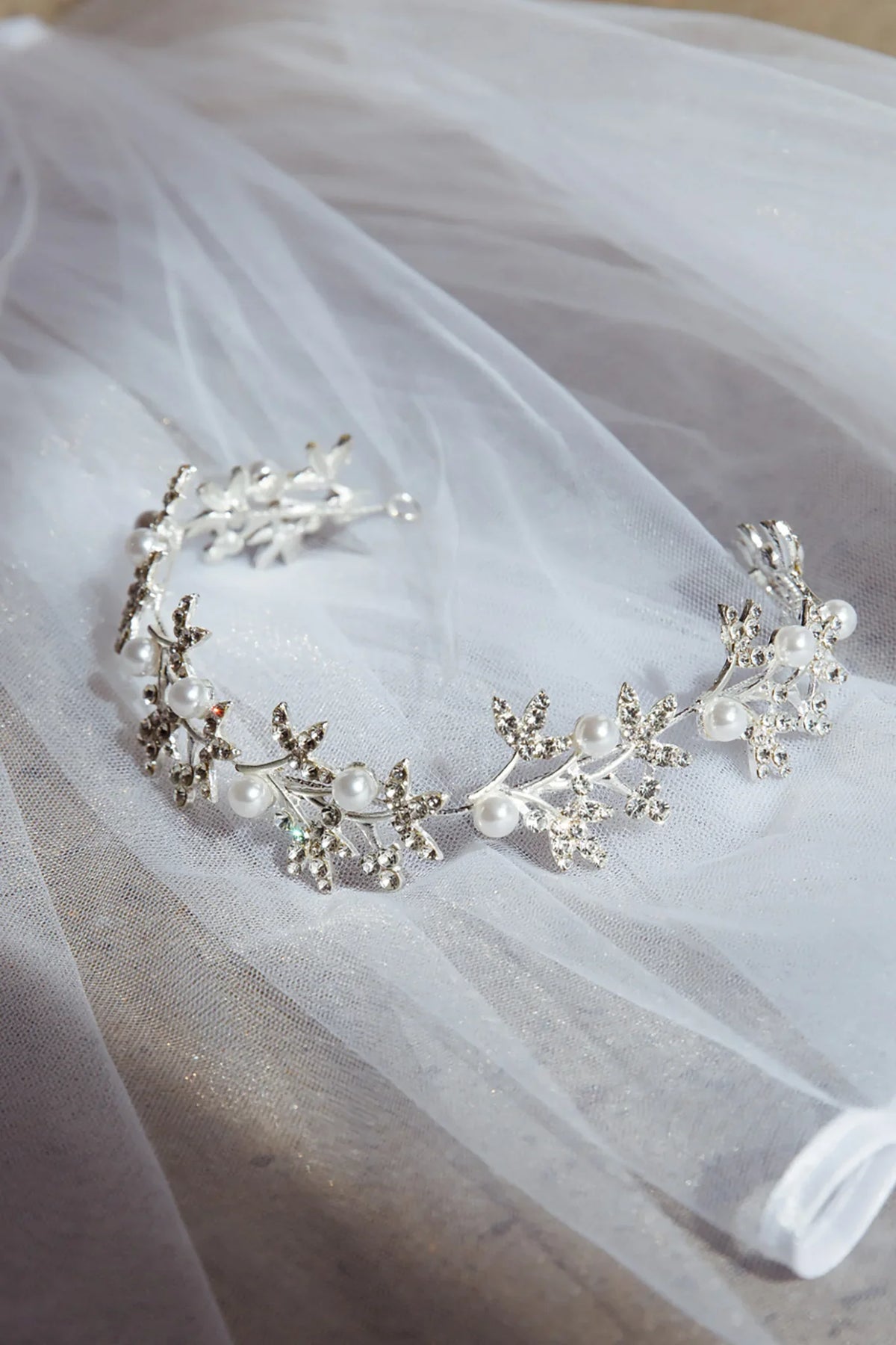 Leaves & Pearl Wire Headband Silver