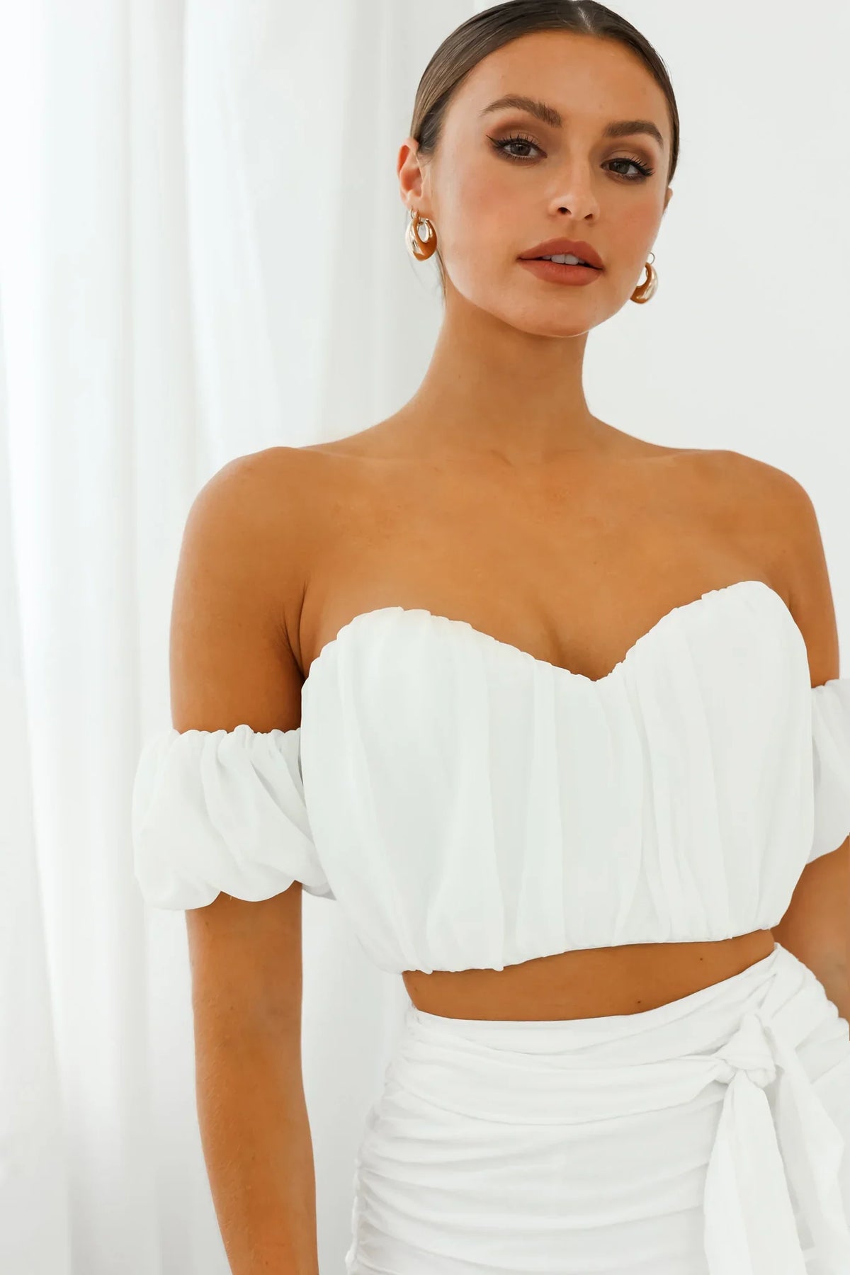 Bisous Sweetheart Neckline Ruched Off-Shoulder Crop Top White
