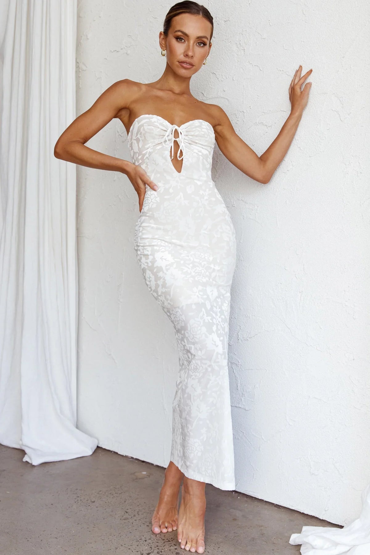 Sing To Me Keyhole Bodice Midi Dress White