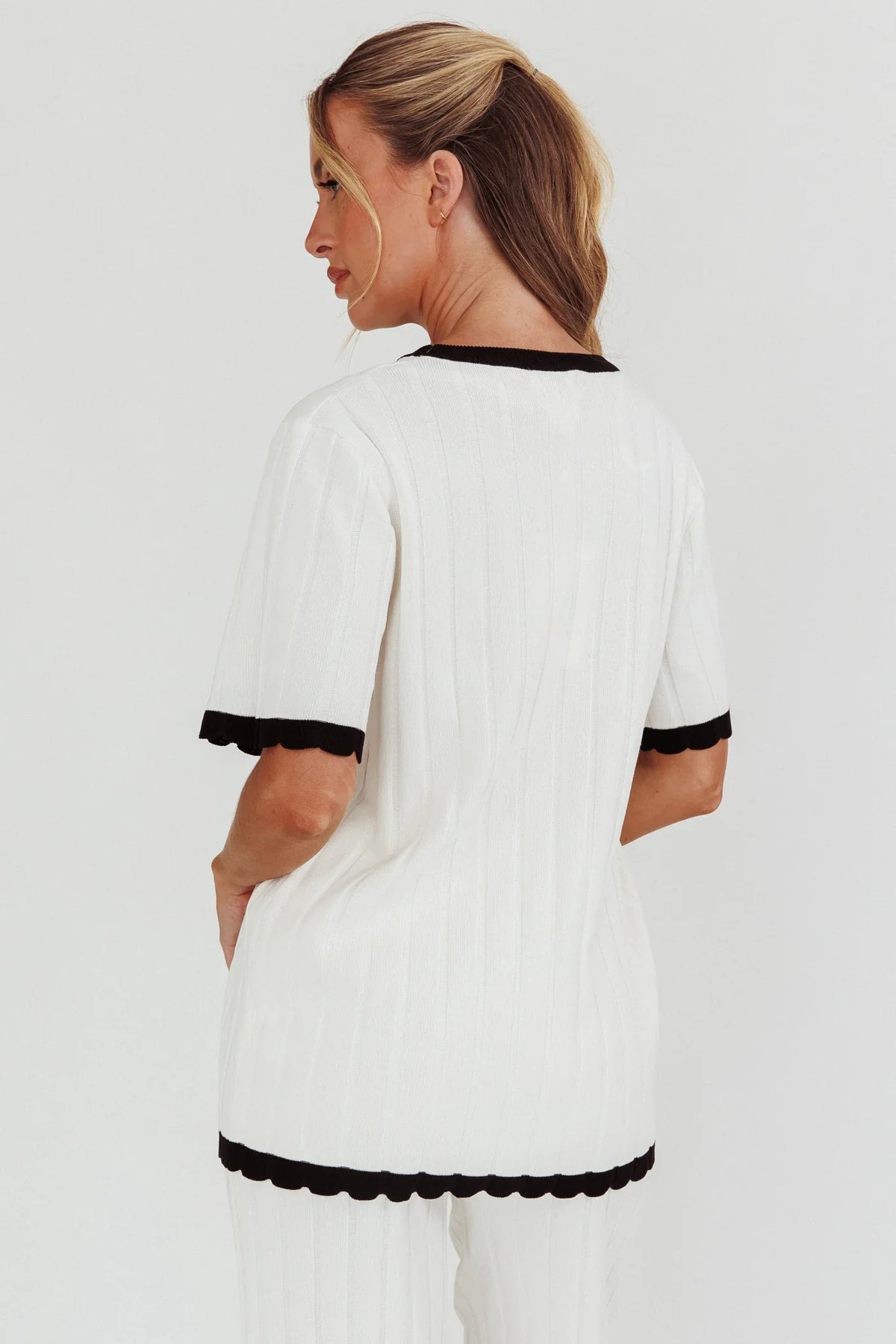 Liloh Contrast Trim Ribbed Knit Top White