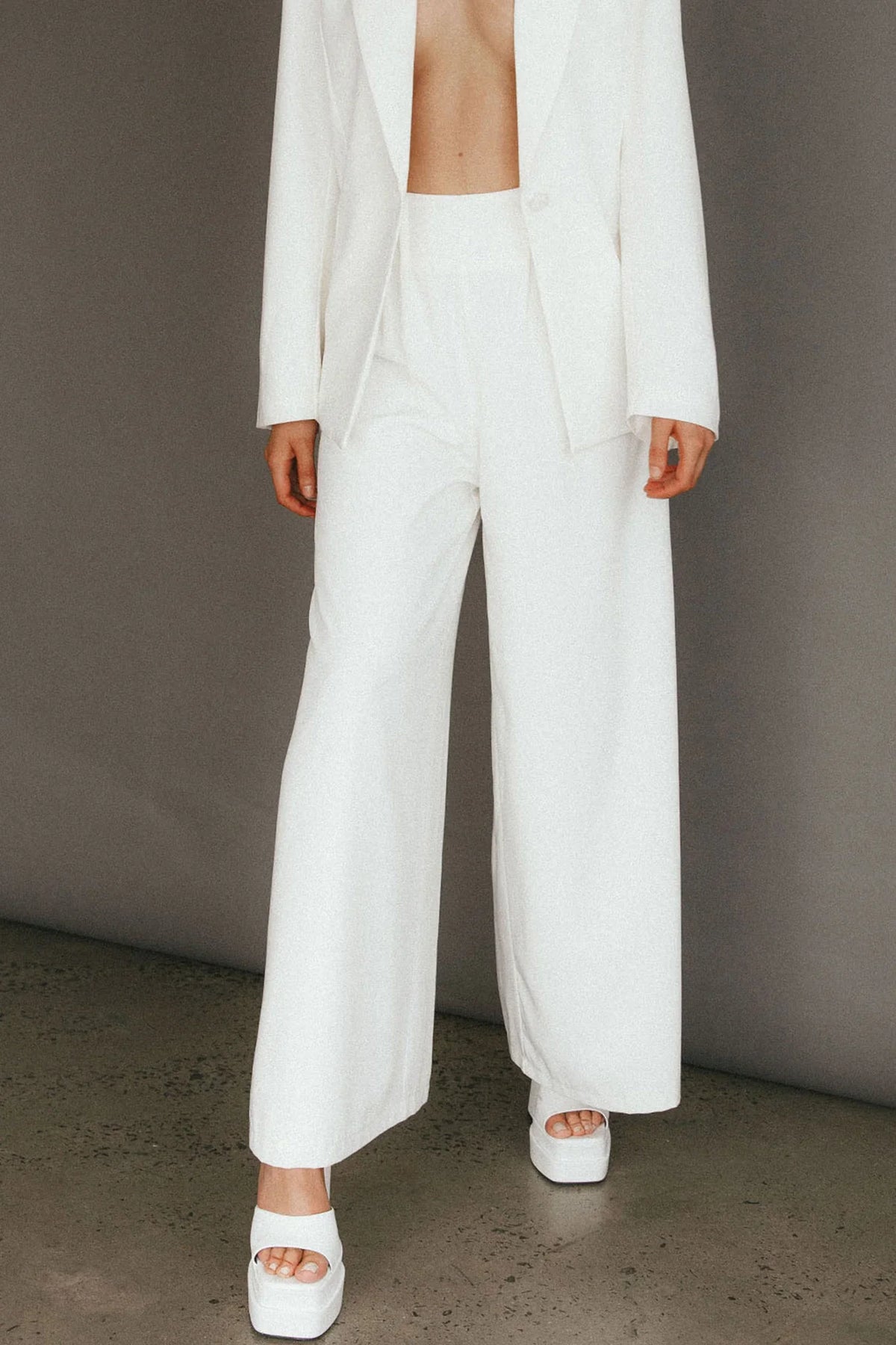 Vous Etes Belle Pleated Waist Pants White
