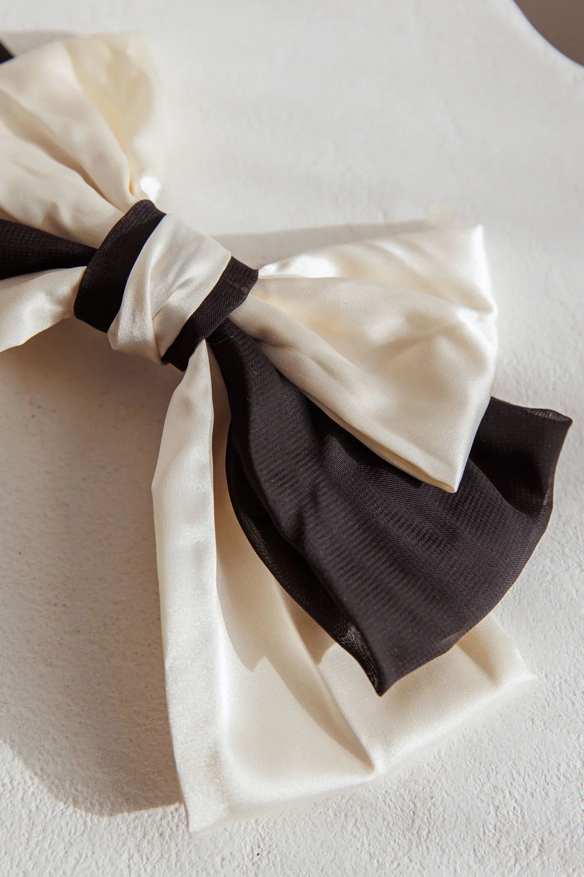 Chi Chi Bow Hairclip Black