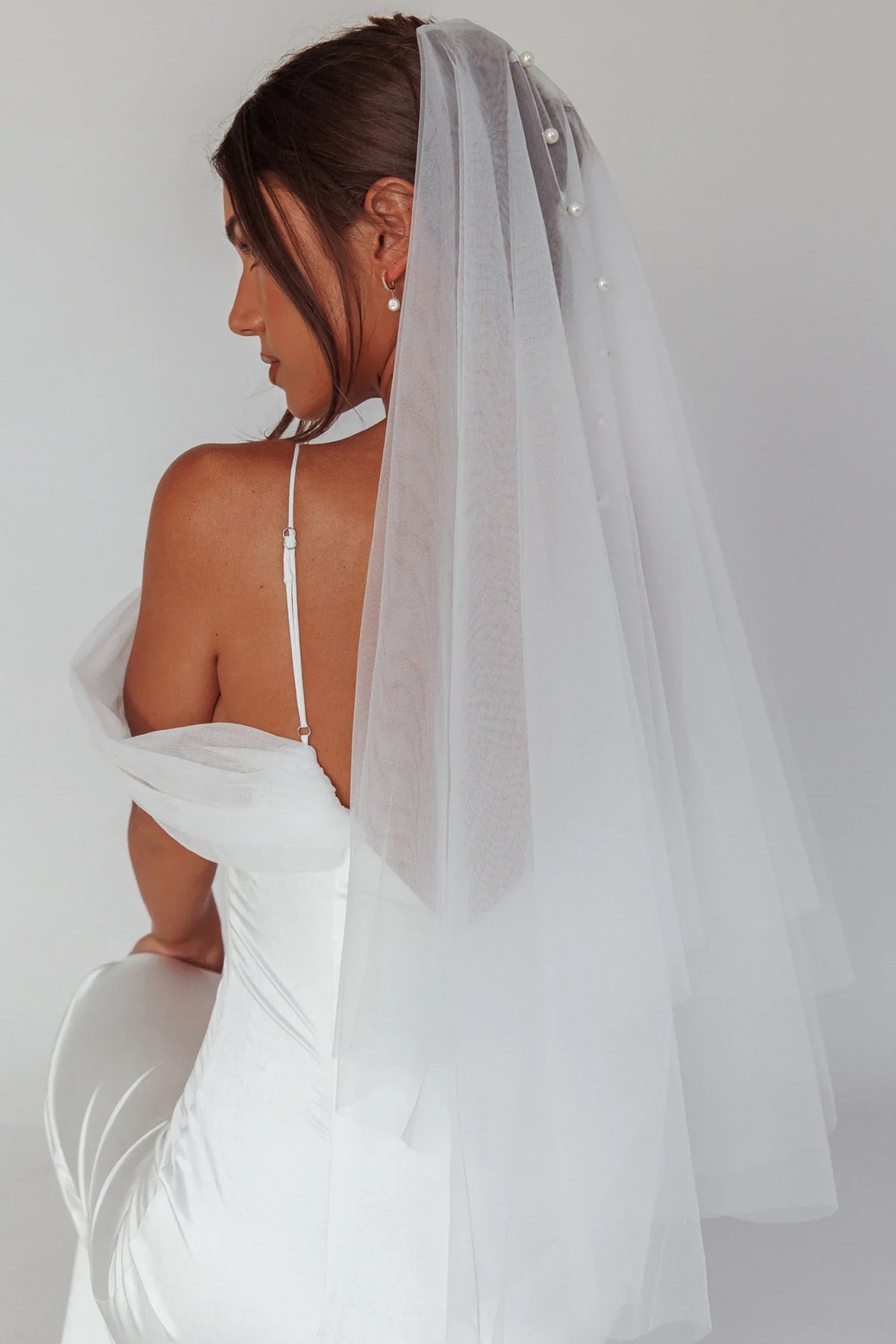 Marina Pearl Accent Veil White