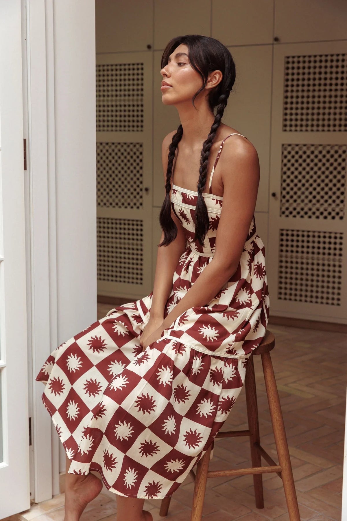 Confidante Piping Trim Midi Dress Brown