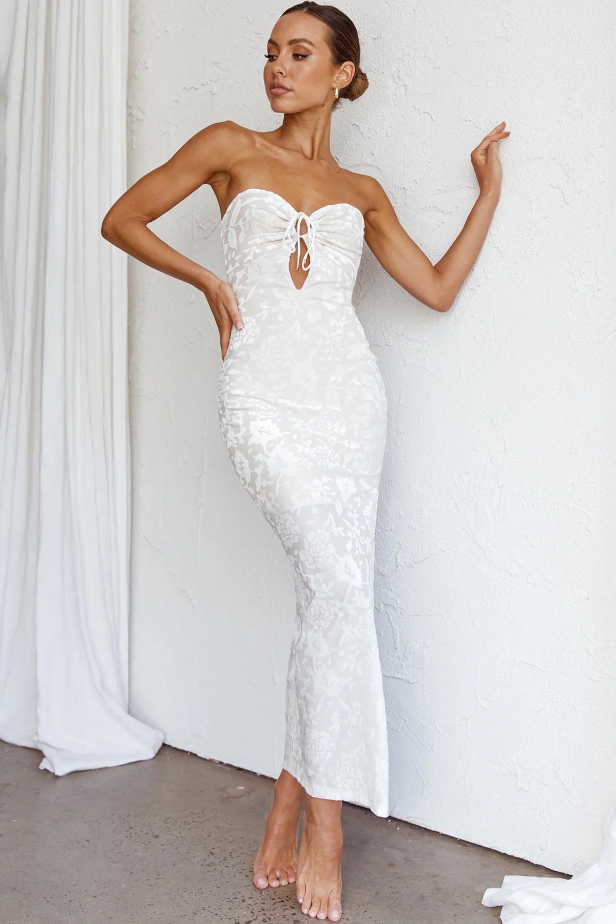 Sing To Me Keyhole Bodice Midi Dress White