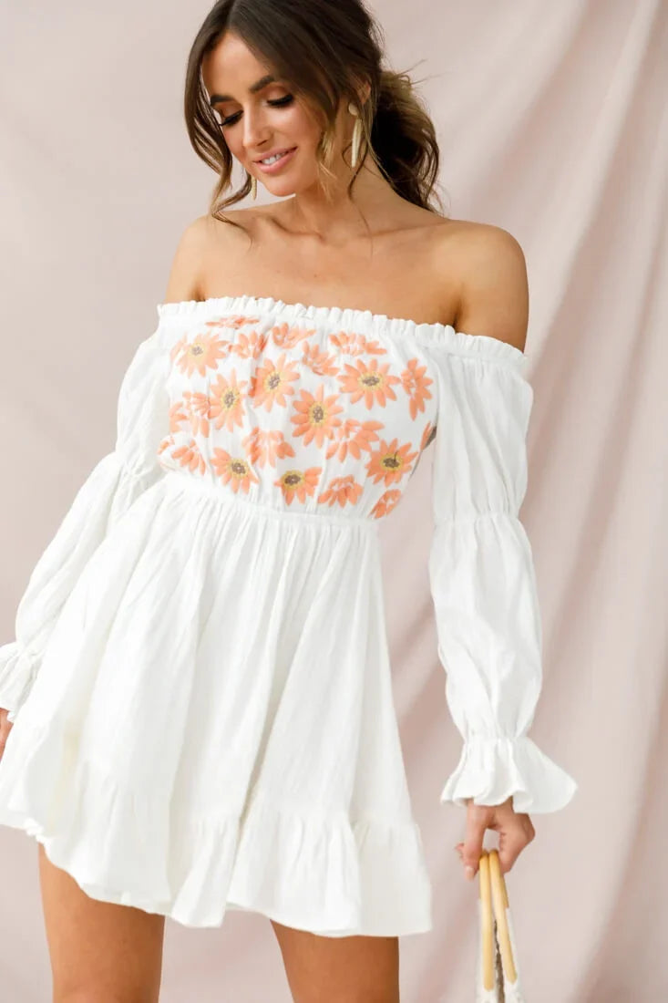 Kayla Off-Shoulder Daisy Embroidered Dress White