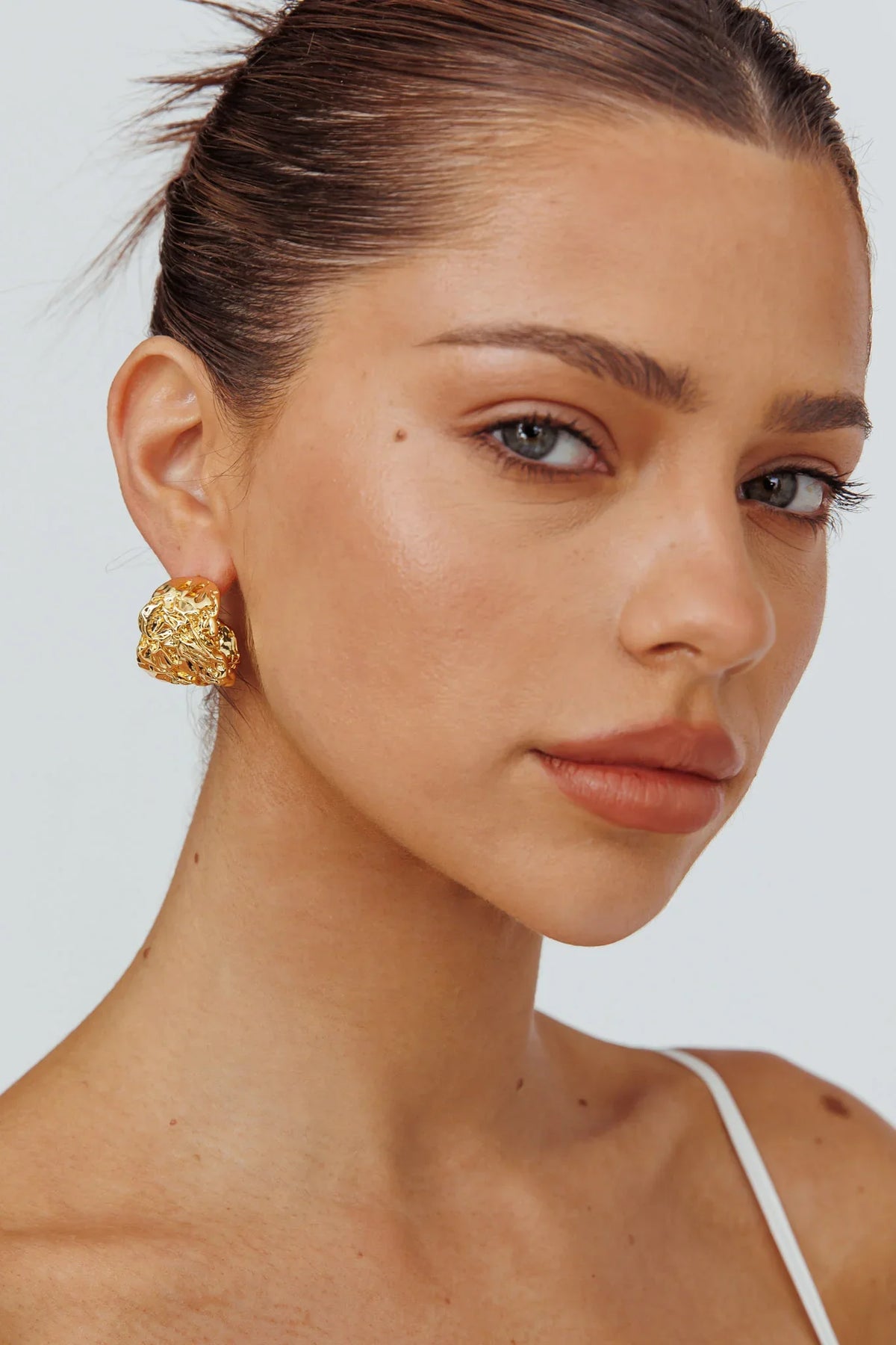 Ora Crinkle Foil Hoop Earrings Gold